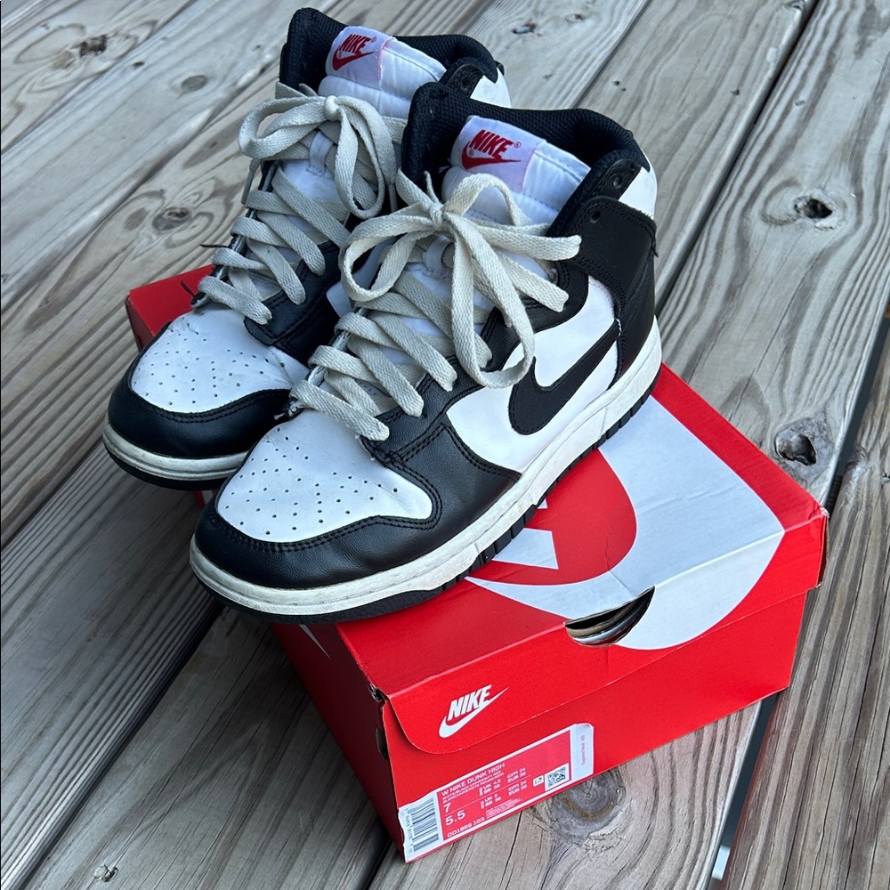 Nike Dunk High Black and White (Panda)